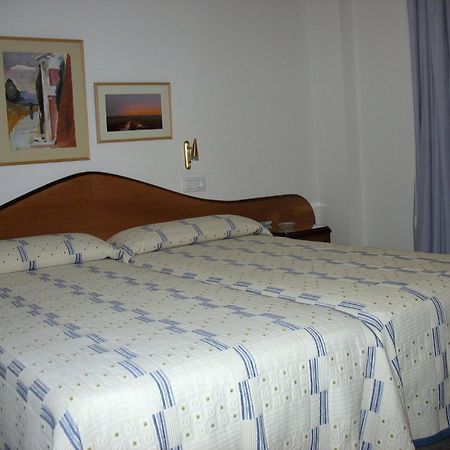 Hostal La Barretina Figueres  Exterior foto