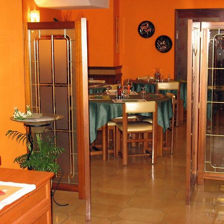 Hostal La Barretina Figueres  Exterior foto